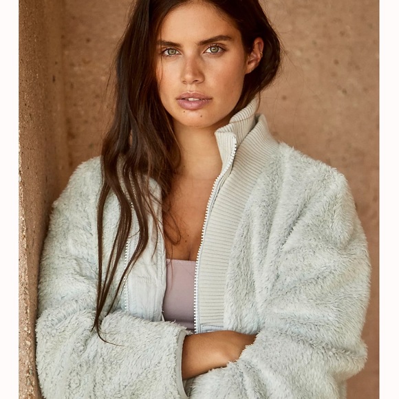 Free People Revolve Sherpa Jacket size small - Picture 2 of 4